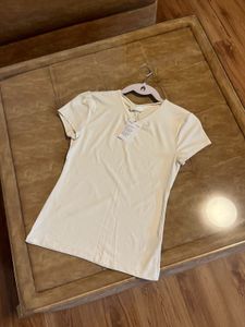 White fitted basic top