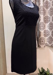 Black Bodycon Dress With Cap Sleeves By AND
