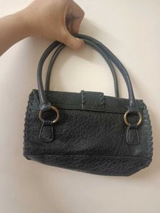 Chic leather Black Handbag