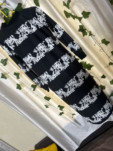 Black &amp; White Print Long Sleeve Dress