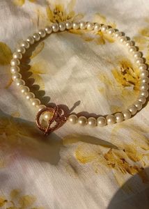 TLock Pearl Neck Piece