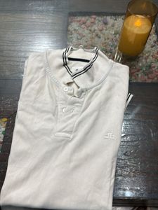 “Men’s White Tshirt With Colar