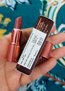 Charlotte Tilbury Kissing Lipstick (90s Pink)