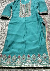 Elegant Teal Embroidered Kurtaset