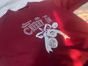 OVERSIZED SAVANA CHERRY RED SWEATSHIRT