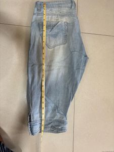 Light Wash Capri Jeans