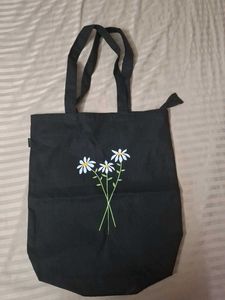 Daisy Print Tote Bag