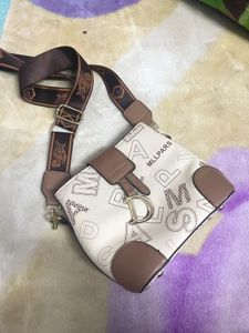 Stylish Patterned Crossbody Bag 💼🤎