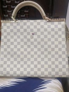 Checkered Tote Bag Cream And Black Colour