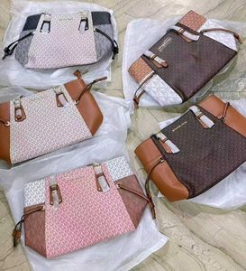 MICHAEL KORS VOYAGER MULTI COLOUR TOTE BAG