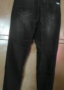 Roadster Black Distress Jeans (Straight Fit)