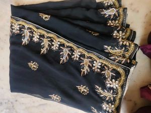 black 🖤 beautiful 😍 sareee best quality .
