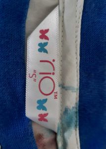 Lightweight summer / monsoon top for women