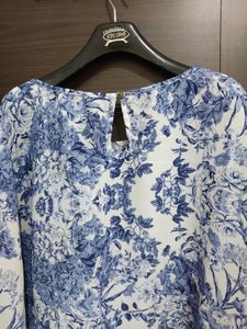 Beautiful Top Top Size S But Can L Size Also Wear That Because It Lose Pattern