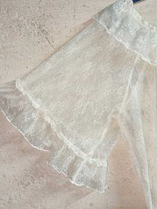 See-through Fashion Lace Crop Top Off-white