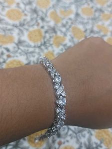 Sparkling Silver Leaf Bracelet