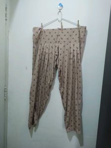 Onion Pink Floral Leaf Print Kurta Pyjama Dupatta