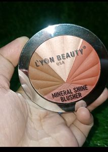 Lyon Blusher