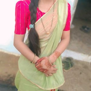 Saree Achi He Pr Blause Nhi Hai