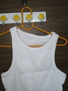 White Sleeveless Crop Tank Top