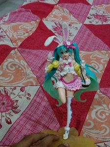 Miku Figure