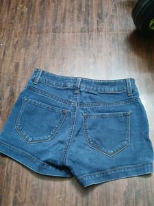 Quality And Look Is High But Price I Low