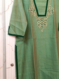 Kurta With Golden Embroidery Neckline