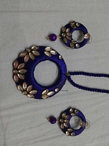 Pendent Set With Crystal Mala...