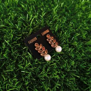 Set Of 2 Pearl Leaf & White Square Stone Earrings