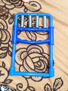 Finger Strengthener Helps Improve Handwriting