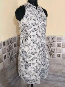 Size Small 🎁Buy 2 Get 1 Free 🎁Floral Dress