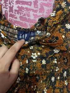 Gap Top