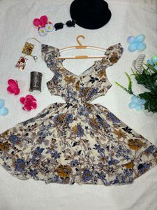 Beige Froral Summary Dress 👗