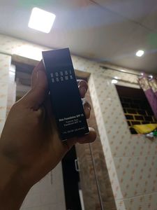 Bobbi Brown Skin Foundation SPF 15 (BRAND New)