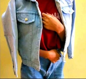 📢OFFER‼️Stylish Blue Denim Jacket‼️