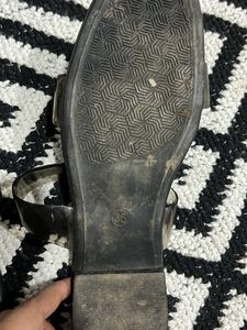 Like New Zudio Flats