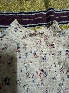 🥻Beige Clr Designed Sleeved Top