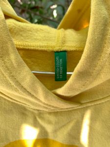 Benetton branded Hoodie Sweater💛
