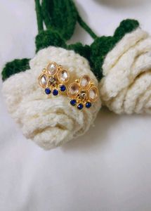 Chic Flower Studs