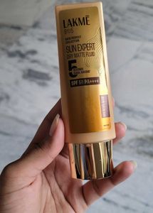 Lakme Sun Expert Dry Matte Fluid SPF 50