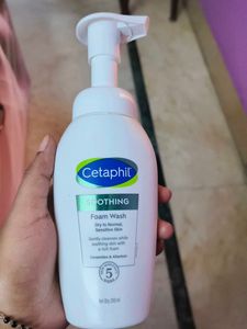 Cetaphil Soothing Foam Wash