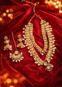 Elegant Kundan Jewelry Set