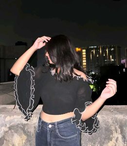 BLACK OFF SHOULDER TOP