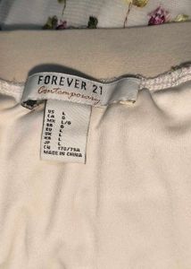 Forever 21 Floral Embroidery 🪡 Off White Skirt