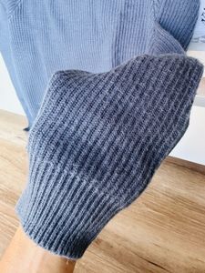 Stylish Cropped Sweater