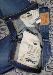 Levis Men 513 Regular Fit Jeans