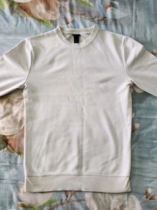Stylish White Sweatshirt