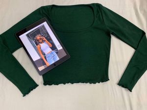 Emerald Square Neck Crop Top 💚