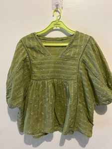 Pretty Top Only Brand Without Tag