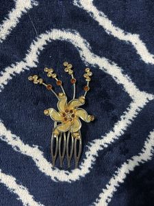 Floral Hair Comb Accessory